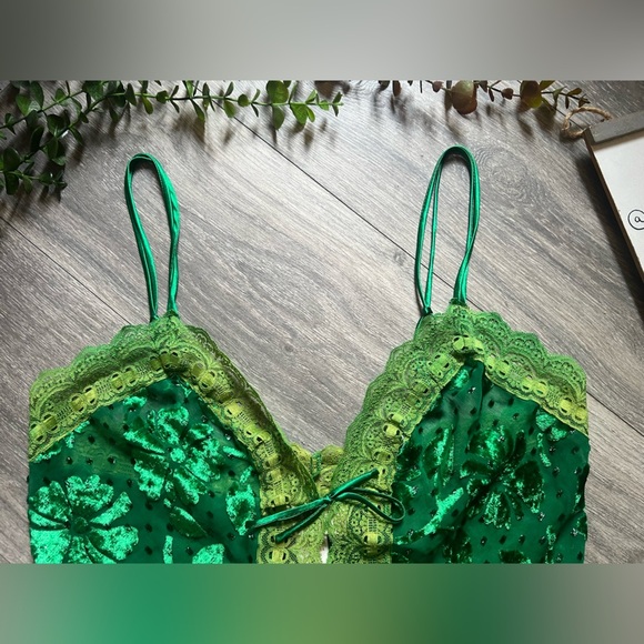Victoria's Secret Vintage Gold Label Emerald Green Brocade Lace Teddy Bodysuit L - Picture 3 of 13